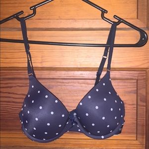 2 Tommy Hillfiger Bras